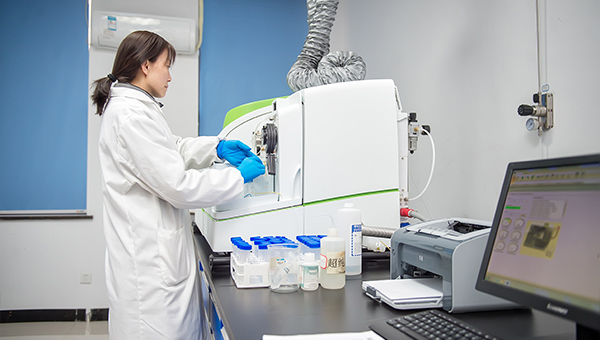 About_02.jpg About_02.jpg