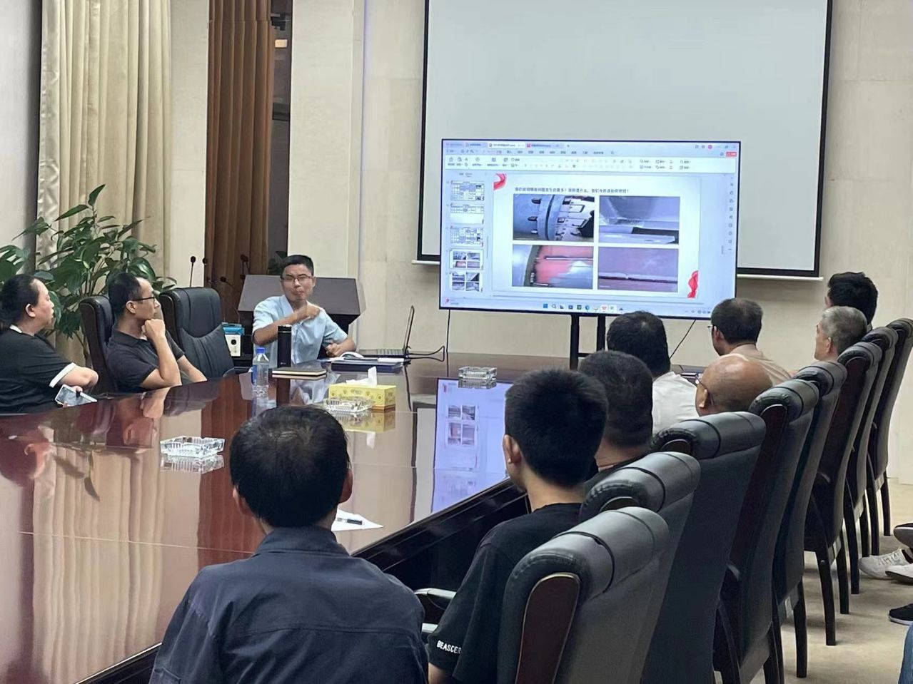 召開質(zhì)量專題會(huì)議.jpg 召開質(zhì)量專題會(huì)議.jpg